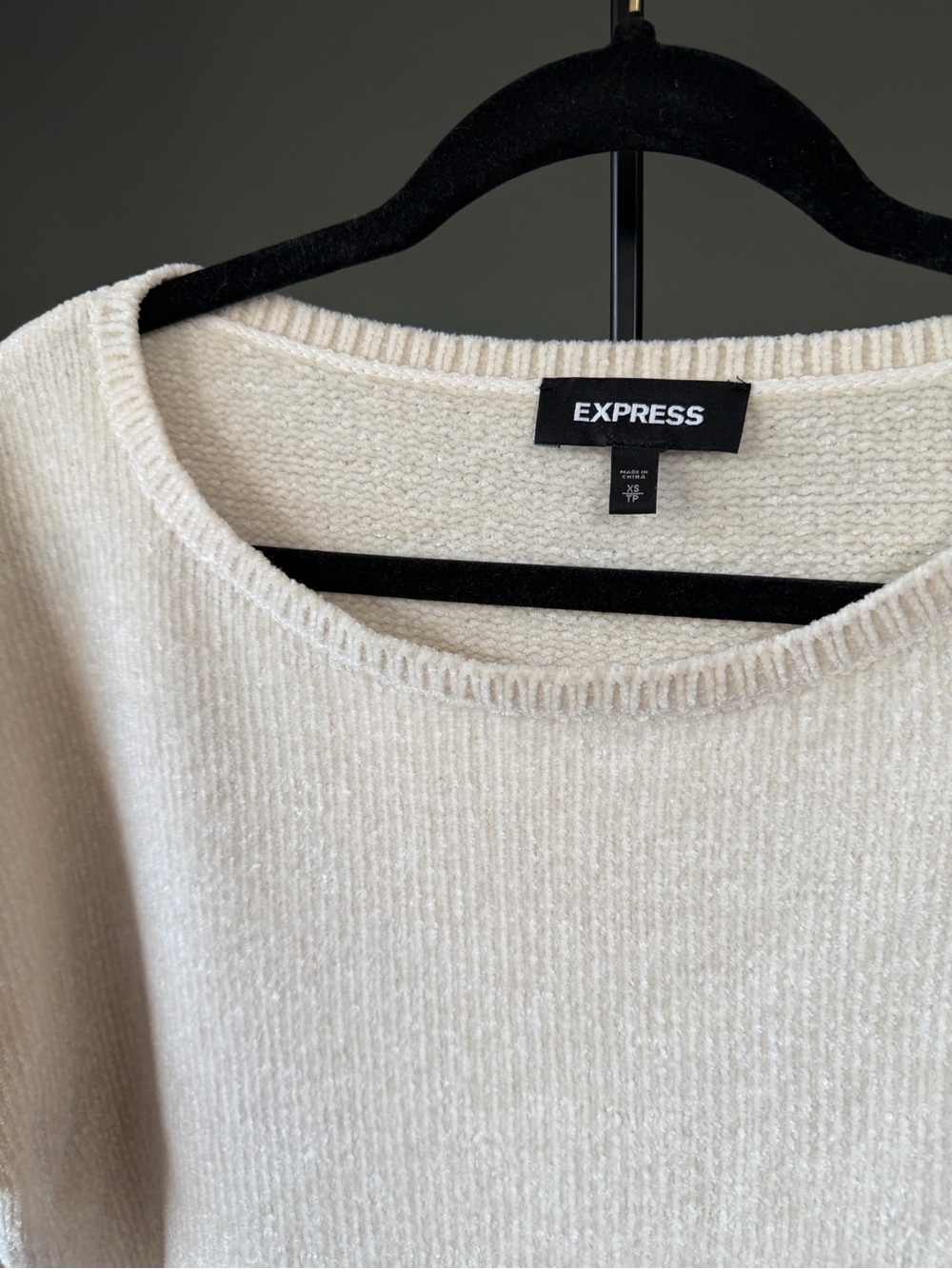 Cream Sweater XS Women's Cream Crewneck Sweater XS